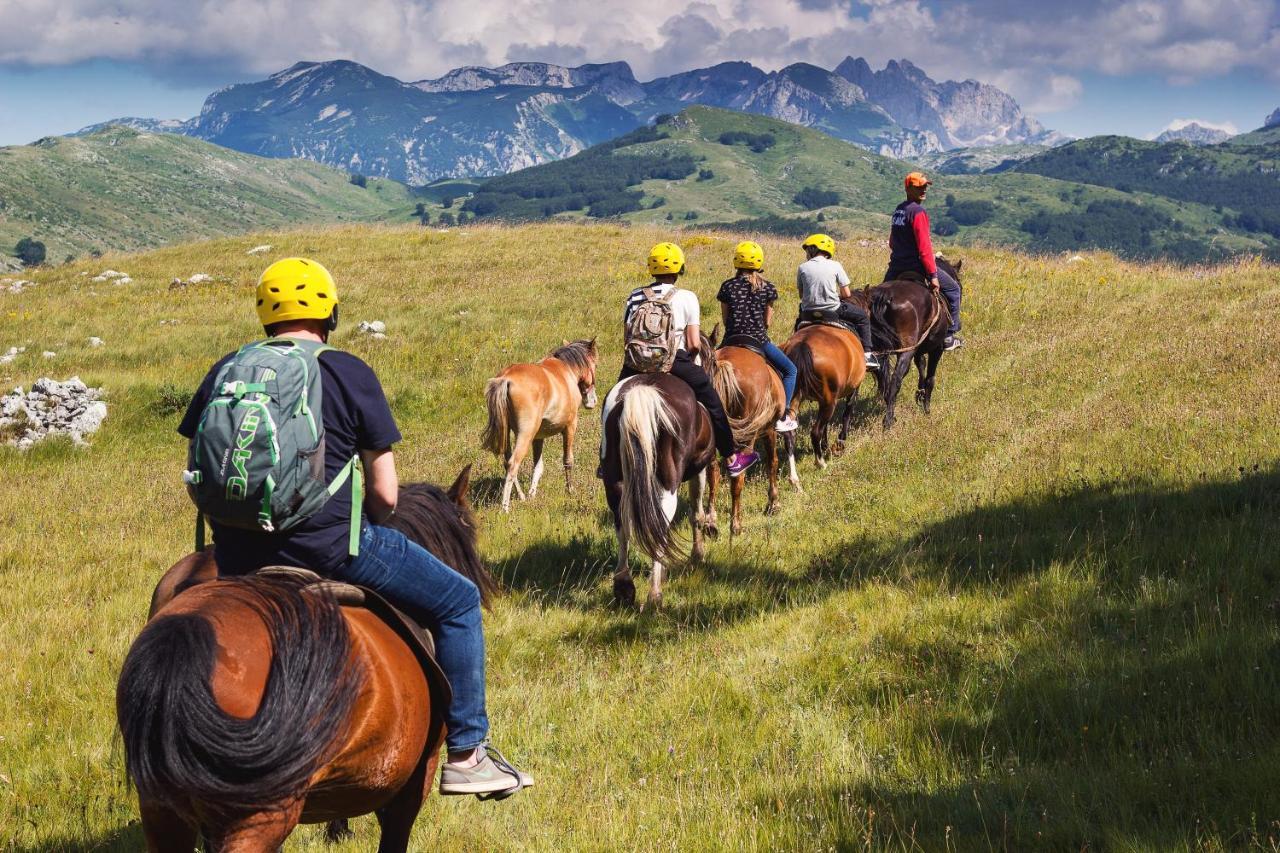 Outdoor Resort Tarasport Foca Zewnętrze zdjęcie